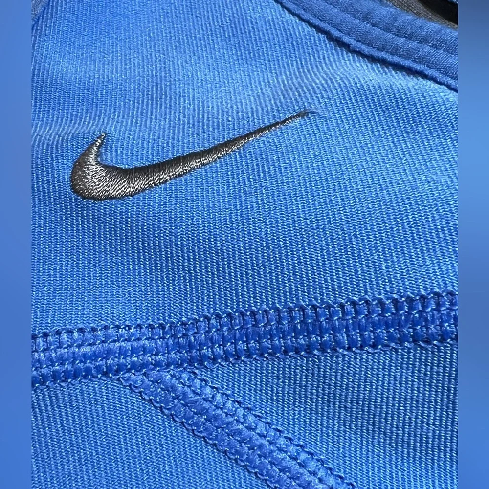 EUC NIKE dri-fit Blue women’s sports bra/ size large